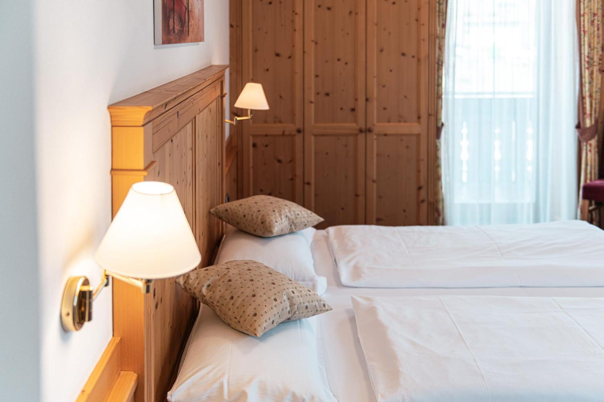 Hotel Goldene Rose Monguelfo-Tesido / Welsberg-Taisten Εξωτερικό φωτογραφία