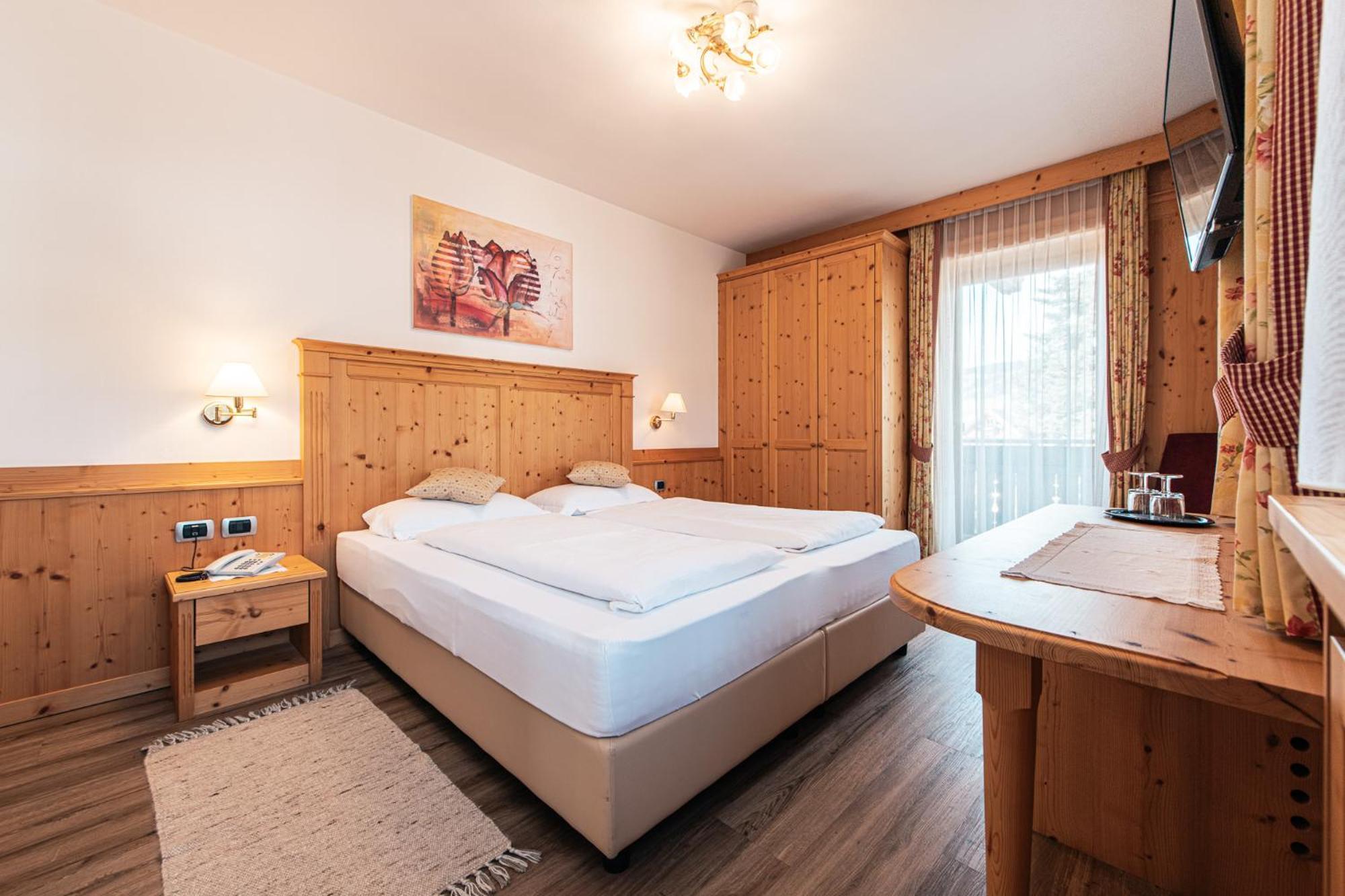 Hotel Goldene Rose Monguelfo-Tesido / Welsberg-Taisten Εξωτερικό φωτογραφία