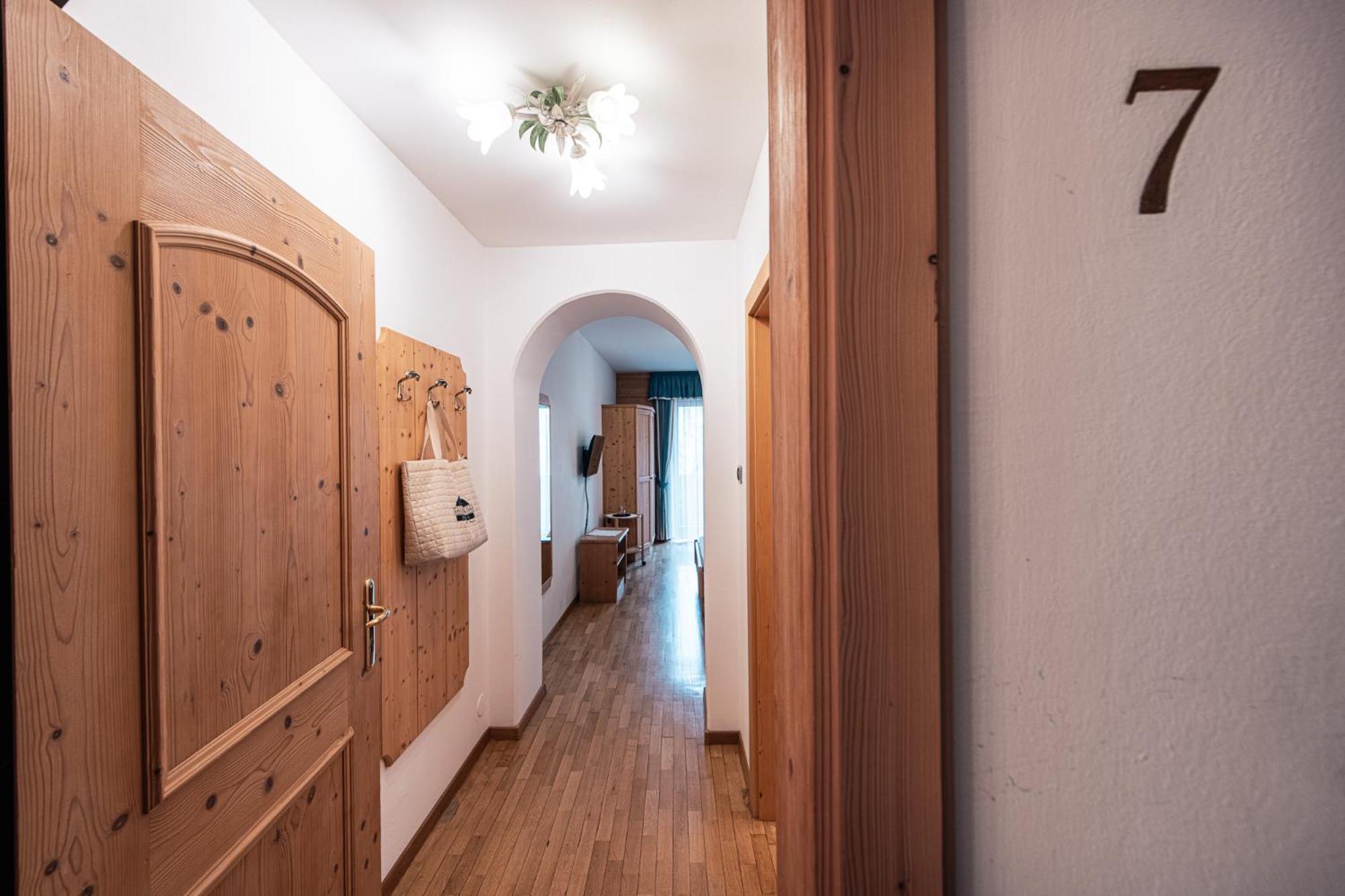 Hotel Goldene Rose Monguelfo-Tesido / Welsberg-Taisten Εξωτερικό φωτογραφία