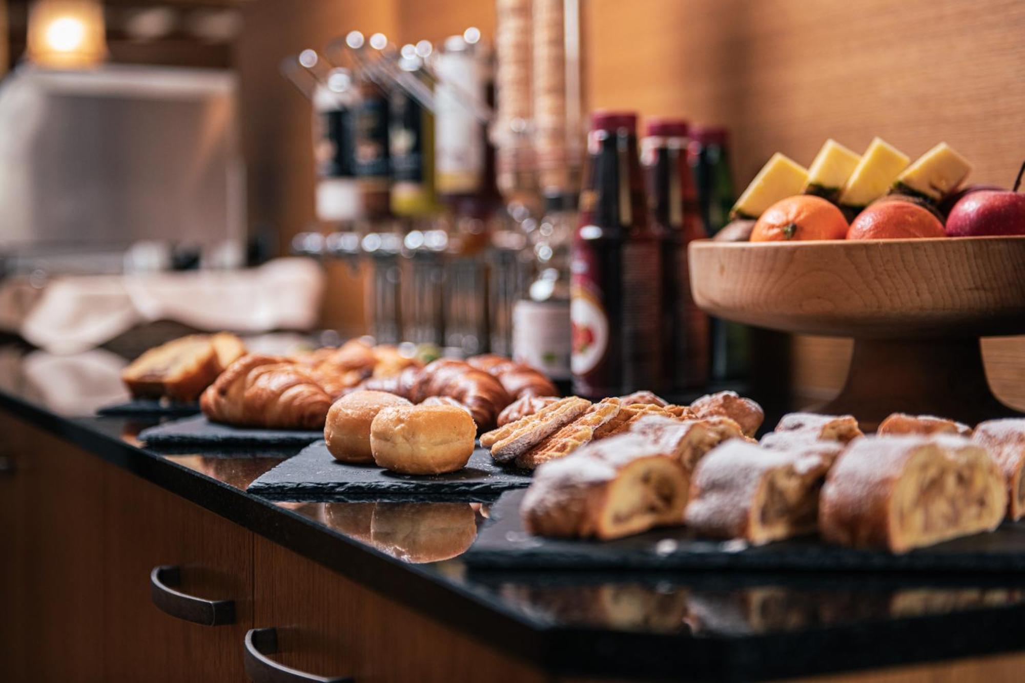 Hotel Goldene Rose Monguelfo-Tesido / Welsberg-Taisten Εξωτερικό φωτογραφία