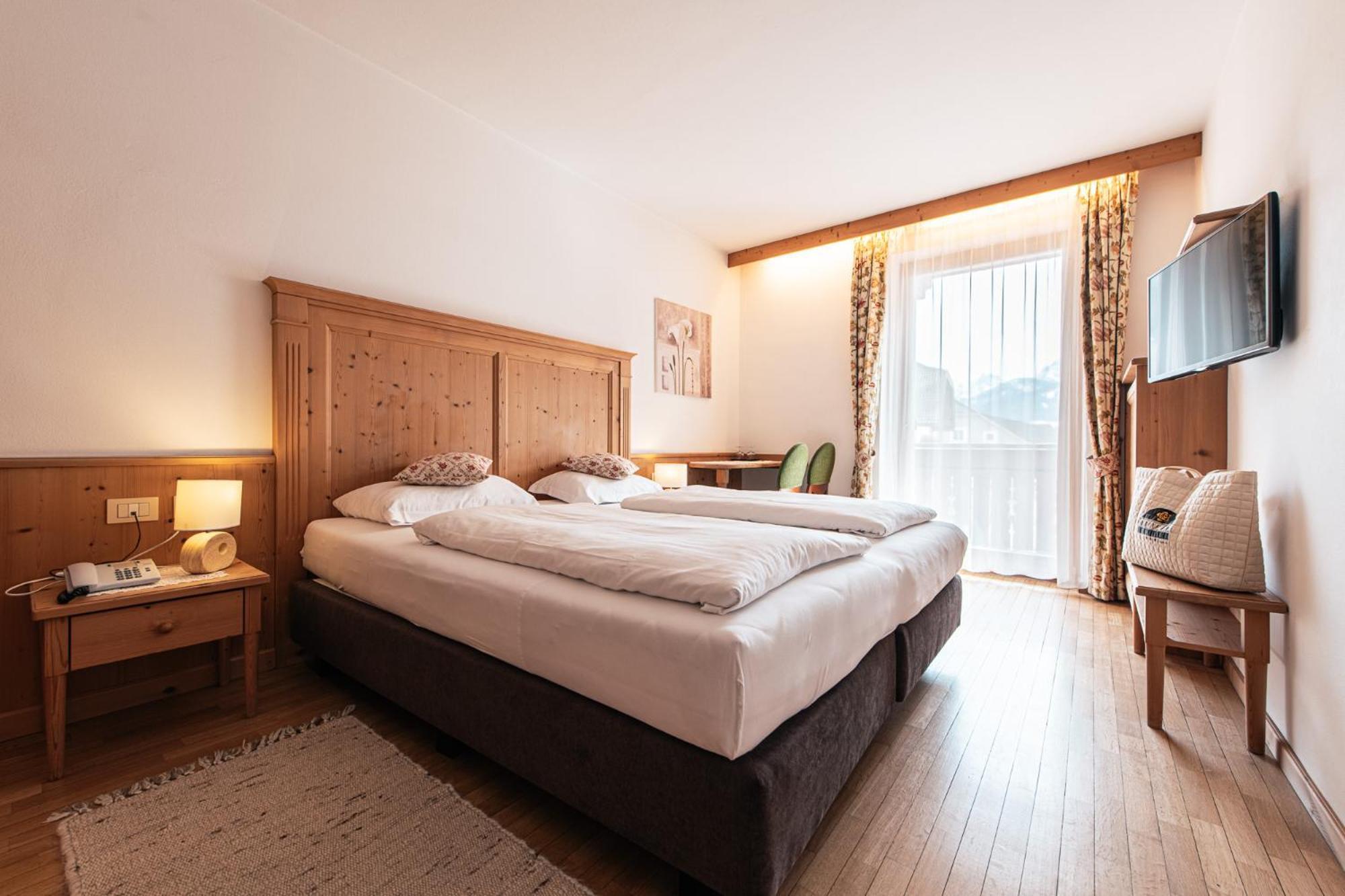 Hotel Goldene Rose Monguelfo-Tesido / Welsberg-Taisten Εξωτερικό φωτογραφία