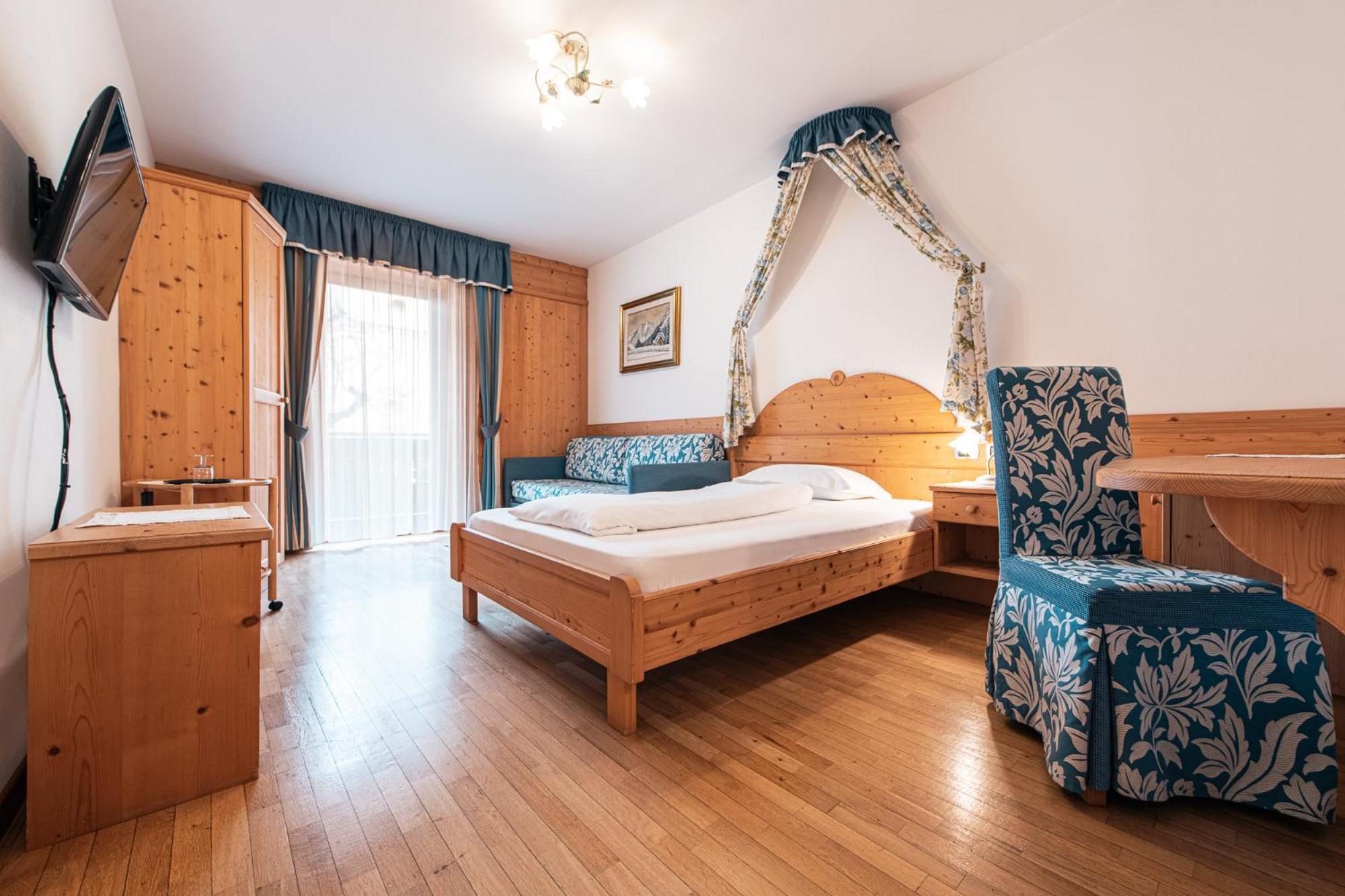 Hotel Goldene Rose Monguelfo-Tesido / Welsberg-Taisten Εξωτερικό φωτογραφία
