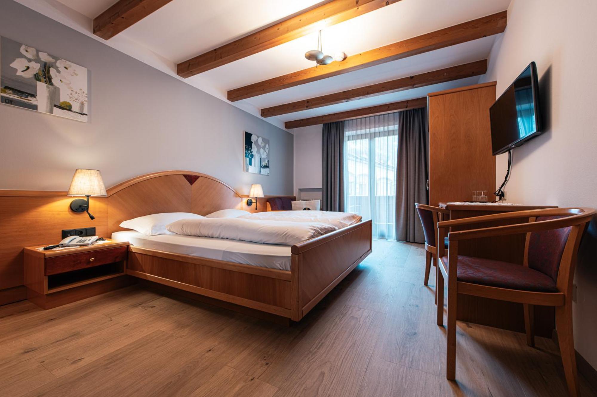 Hotel Goldene Rose Monguelfo-Tesido / Welsberg-Taisten Εξωτερικό φωτογραφία