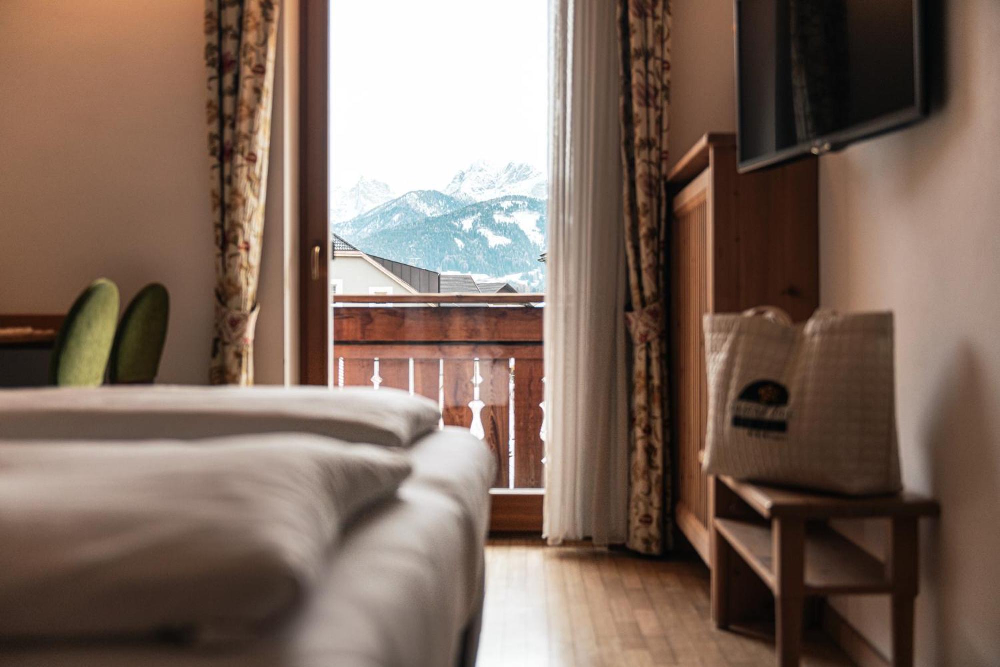 Hotel Goldene Rose Monguelfo-Tesido / Welsberg-Taisten Εξωτερικό φωτογραφία
