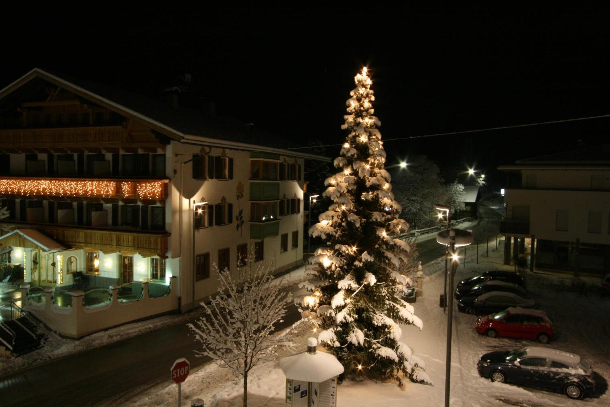 Hotel Goldene Rose Monguelfo-Tesido / Welsberg-Taisten Εξωτερικό φωτογραφία