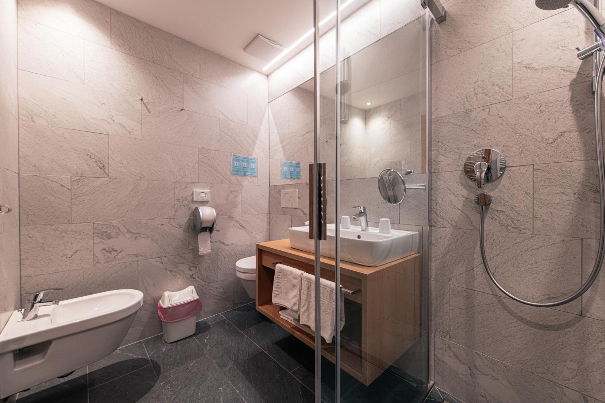Hotel Goldene Rose Monguelfo-Tesido / Welsberg-Taisten Εξωτερικό φωτογραφία