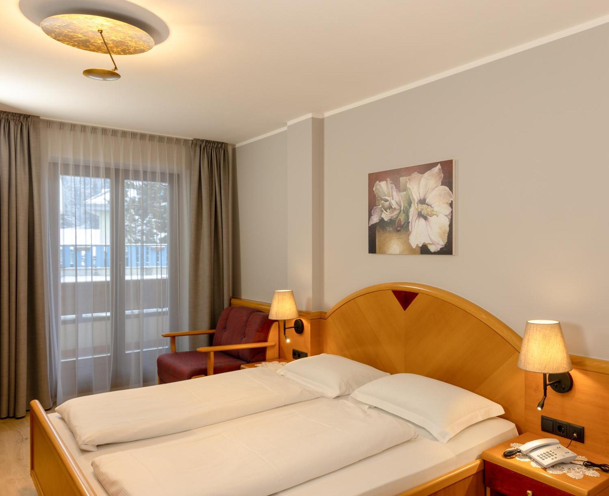 Hotel Goldene Rose Monguelfo-Tesido / Welsberg-Taisten Εξωτερικό φωτογραφία
