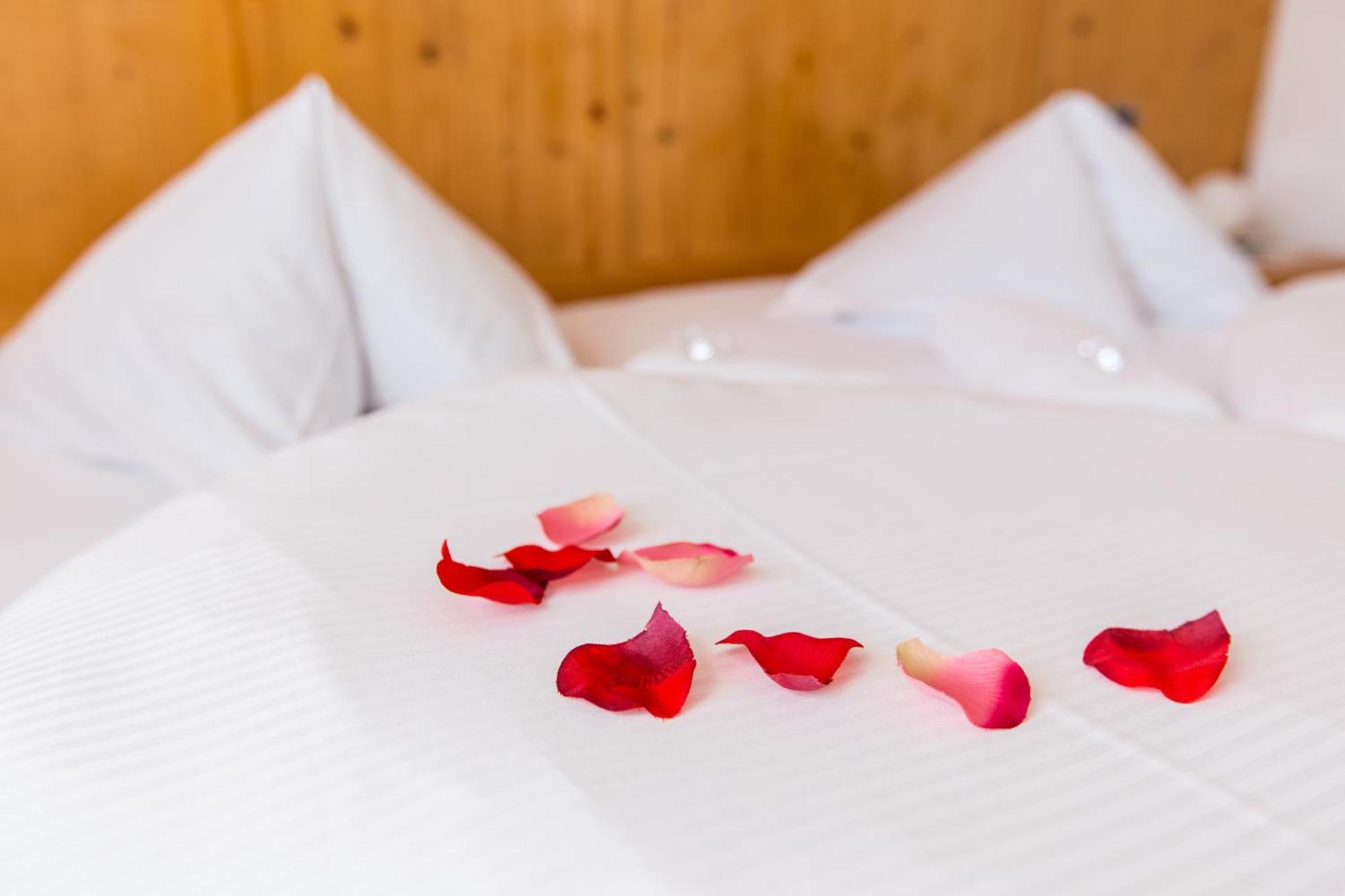 Hotel Goldene Rose Monguelfo-Tesido / Welsberg-Taisten Εξωτερικό φωτογραφία