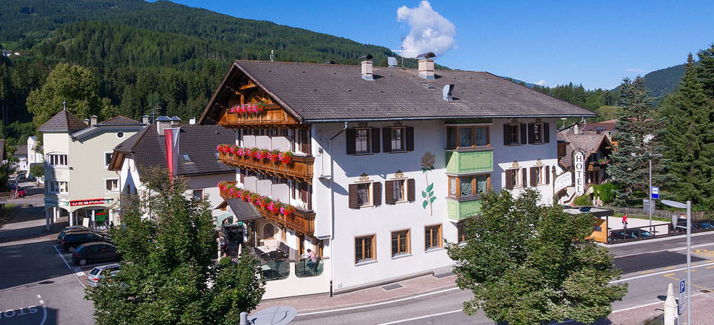 Hotel Goldene Rose Monguelfo-Tesido / Welsberg-Taisten Εξωτερικό φωτογραφία