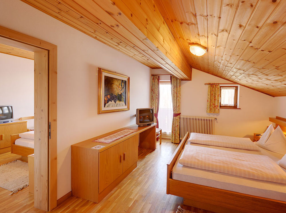 Hotel Goldene Rose Monguelfo-Tesido / Welsberg-Taisten Εξωτερικό φωτογραφία